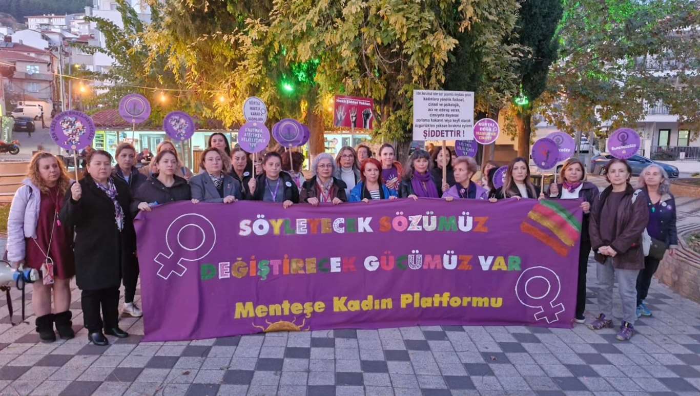 Muğla'da kadınlar şiddete karşı meydanlara çıktı haberi