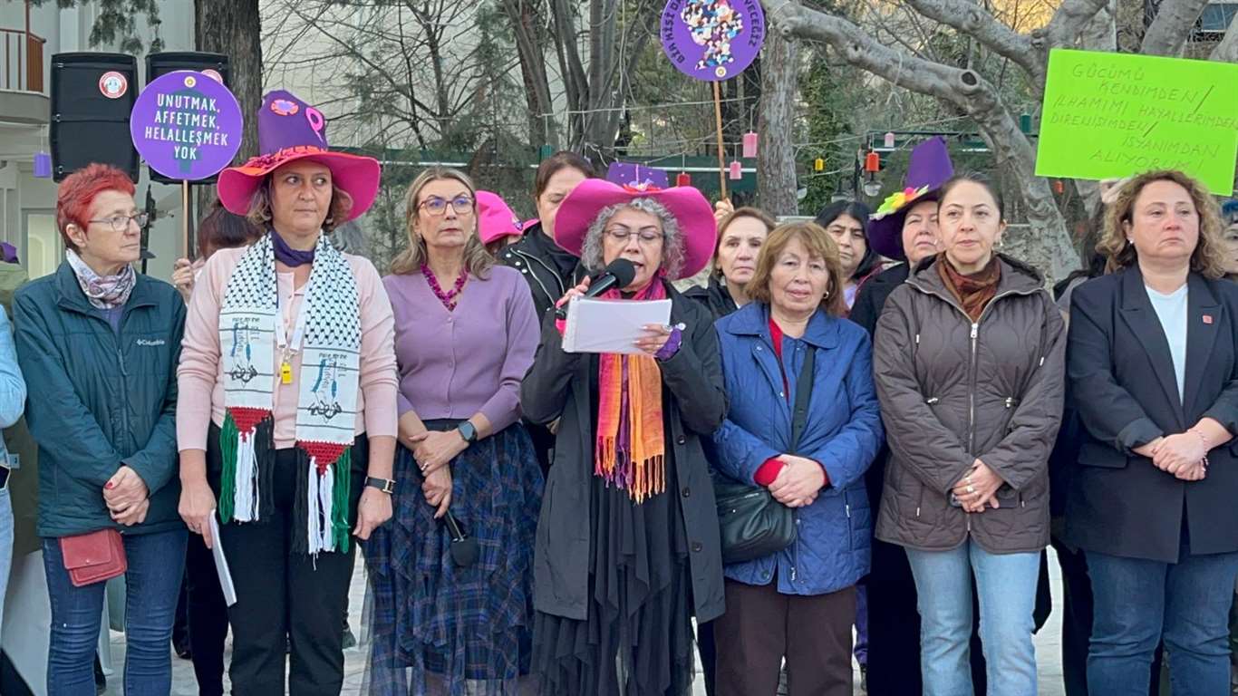 Menteşe'de 8 Mart yürüyüşü: Kadınlar eşitlik ve özgürlük için meydandaydı haberi