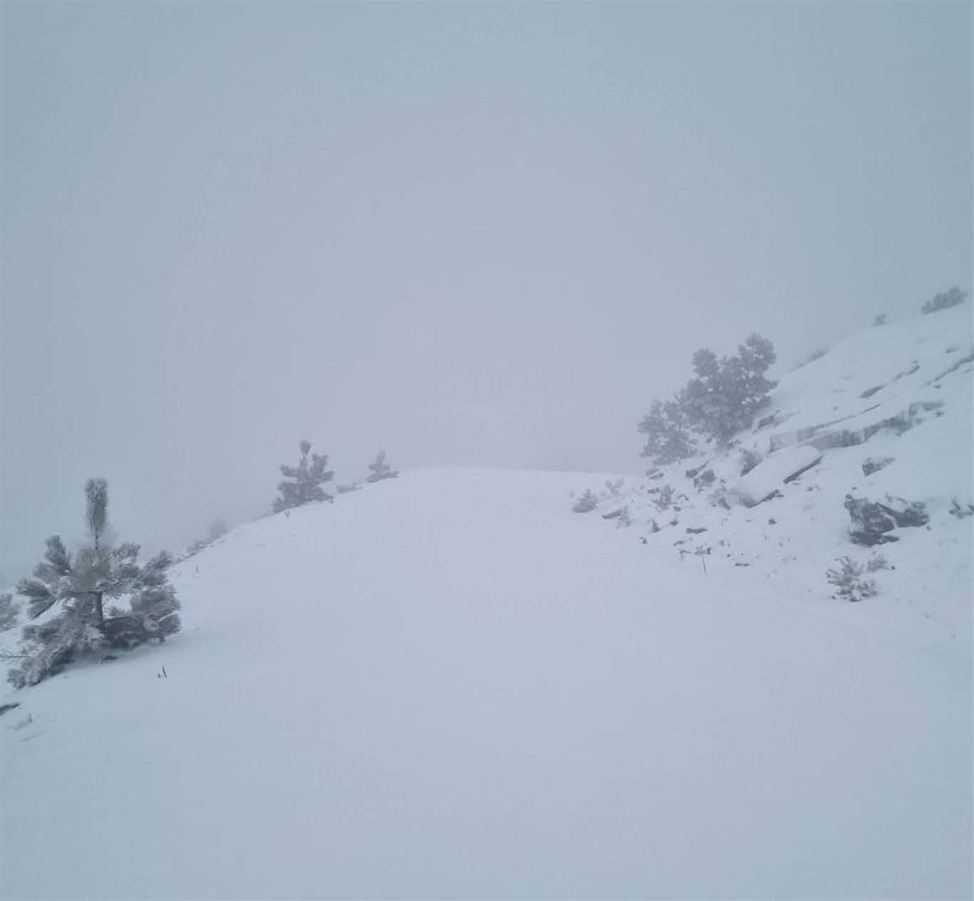    Kavaklıdere Göktepe Dağı beyaza büründü haberi