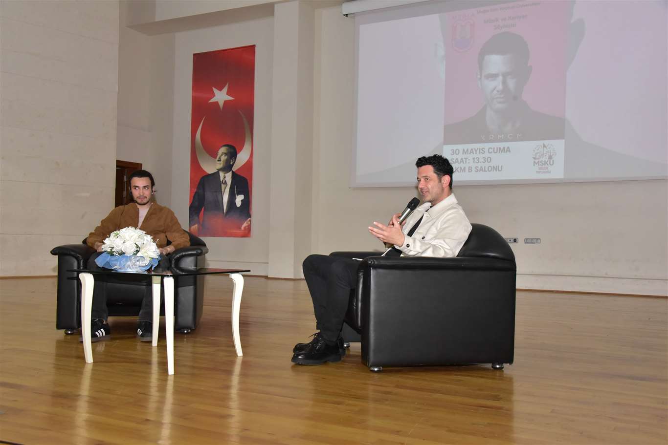 Ünlü Sanatçı Keremcem MSKÜ'lü Öğrencilerle Buluştu haberi