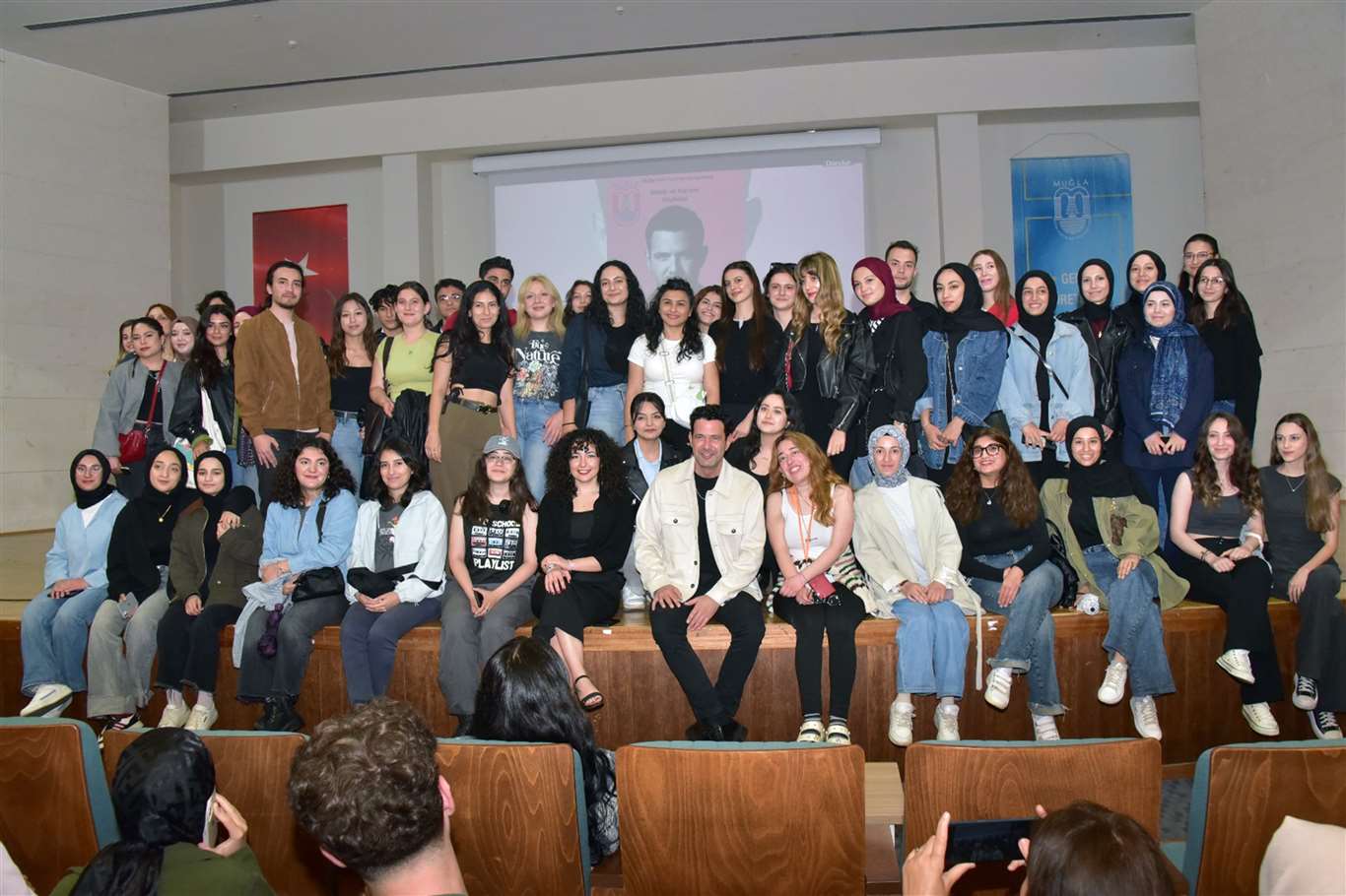 Pop müziğin önemli ismi Keremcem MSKÜ'lü öğrencilerle buluştu haberi
