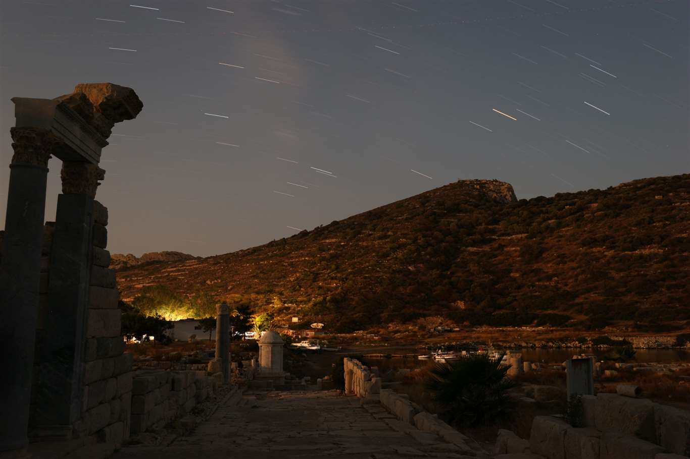    Knidos Antik Kenti'nde meteor yağmuru büyüledi haberi