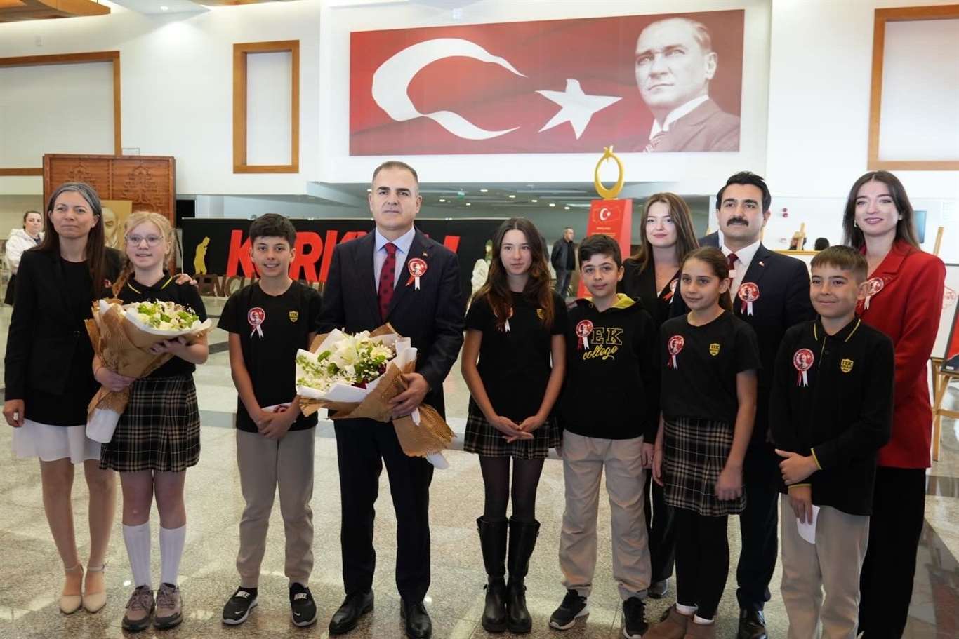    MTK Koleji'nin Fuaye Sergisi Resmi 12 Mart etkinliğine damga vurdu haberi