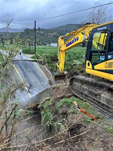 Milas'ta yoğun yağış sırasında köprü çöktü haberi