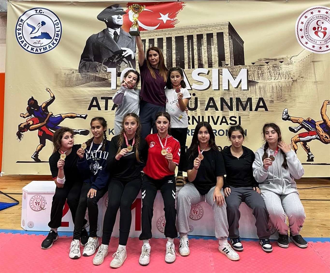  Köyceğizli sporcular Kuşadası'ndan madalyalarla döndü haberi