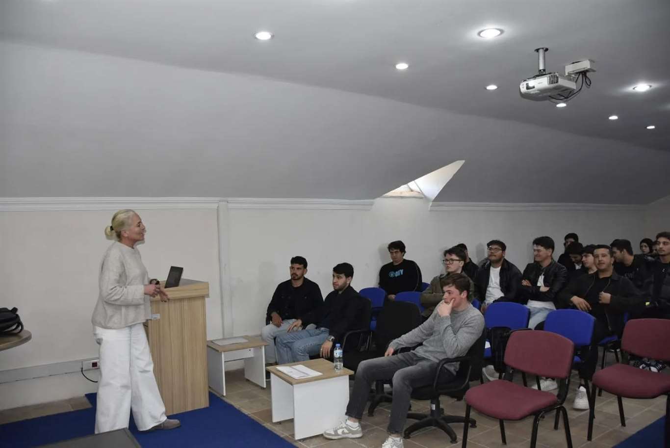  Köyceğiz Meslek Yüksek Okulu'nda 'Kuraklık ve Etkileri' konulu sunum yapıldı haberi