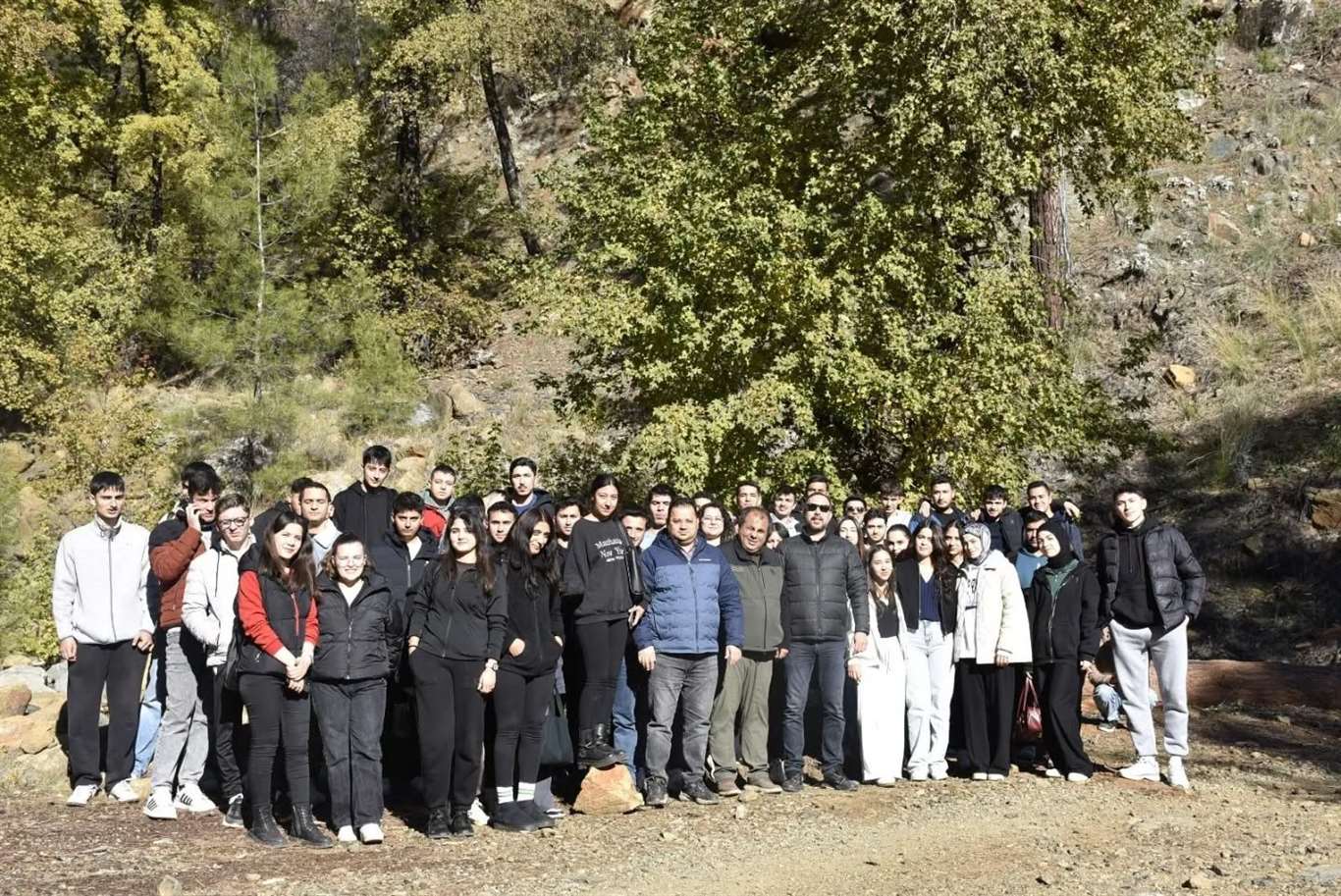 Köyceğiz MYO öğrencileri orman alanında uygulamalı eğitim aldı haberi