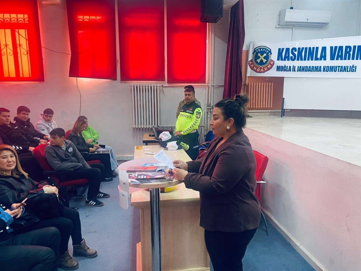 Köyceğiz'de lise öğrencilerine yönelik 'Trafik Eğitimi' semineri düzenlendi haberi