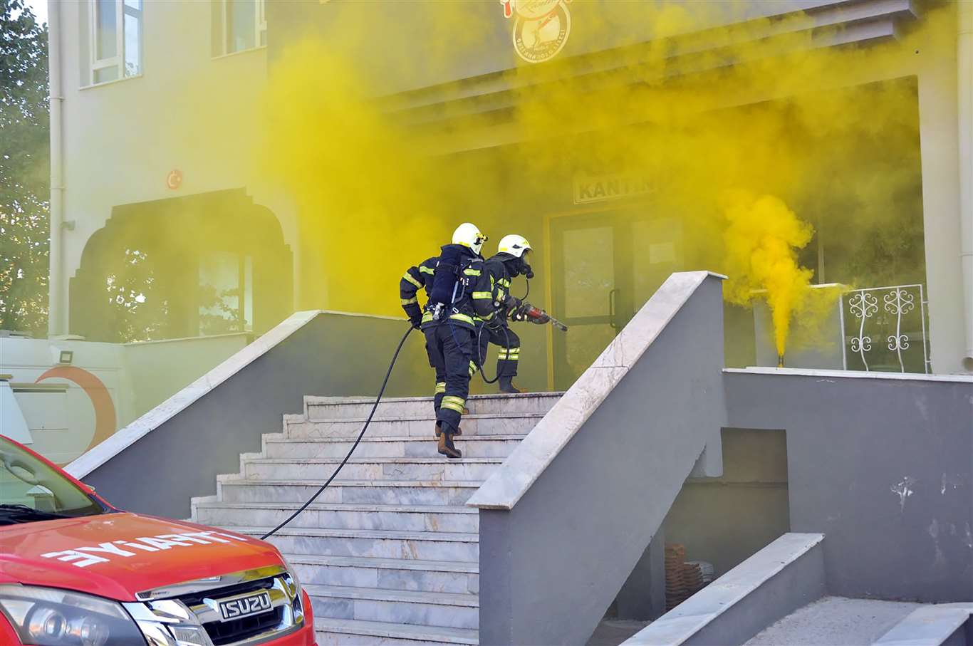 Kurtarma ekiplerinden okulda ortak tatbikat haberi