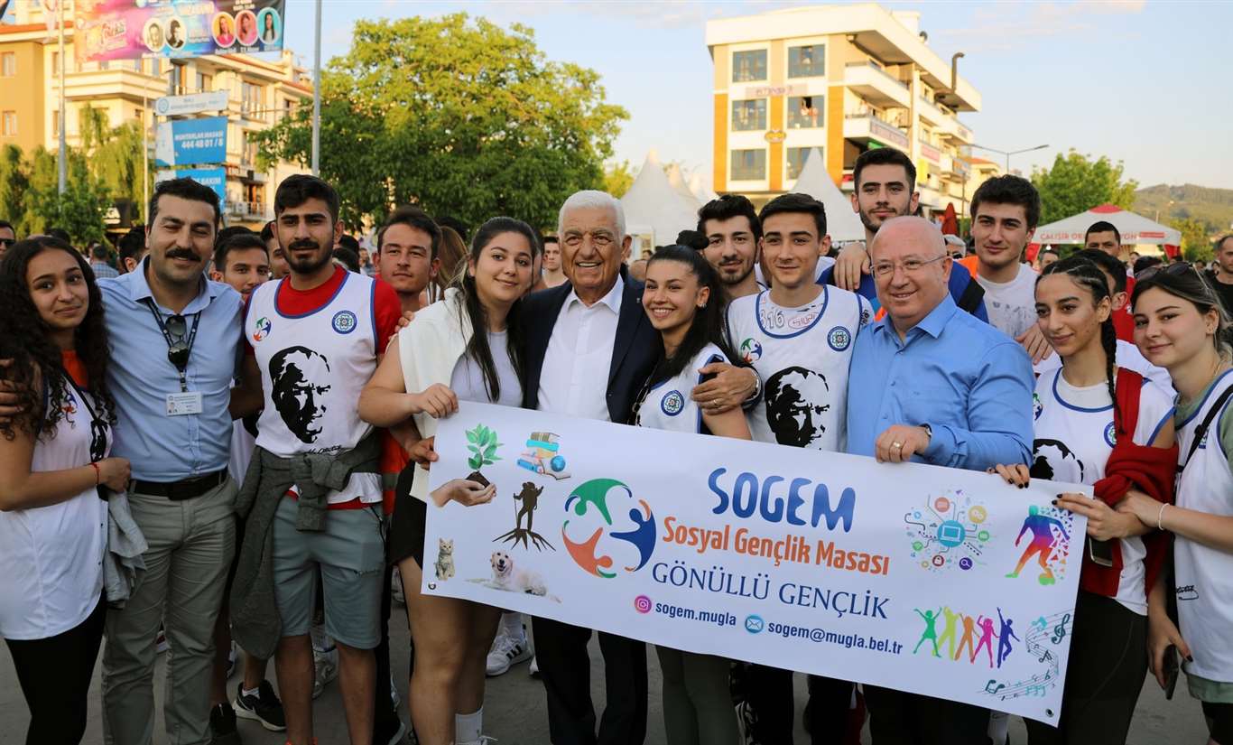          Kötekli Gençlik Festivali gençlik yürüyüşü ile başladı haberi