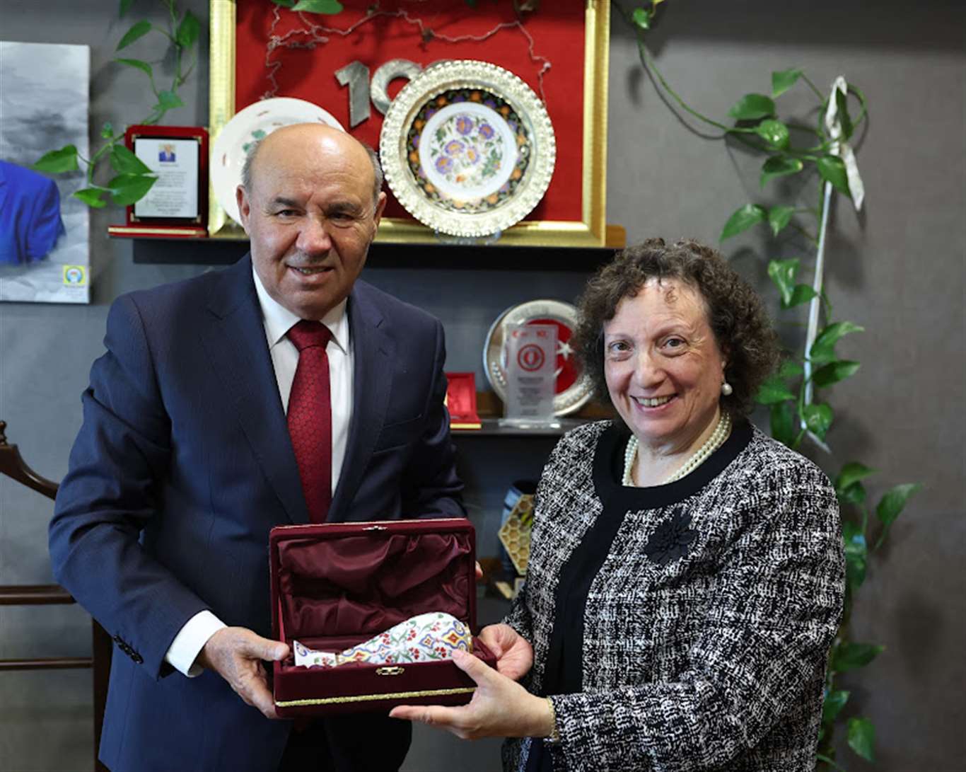       Milletvekili Otgöz, Malta büyükelçisini TBMM'de ağırladı haberi