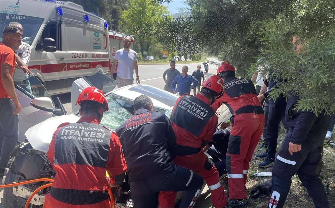 Marmaris'te kaza: 2 kişi hayatını kaybetti haberi
