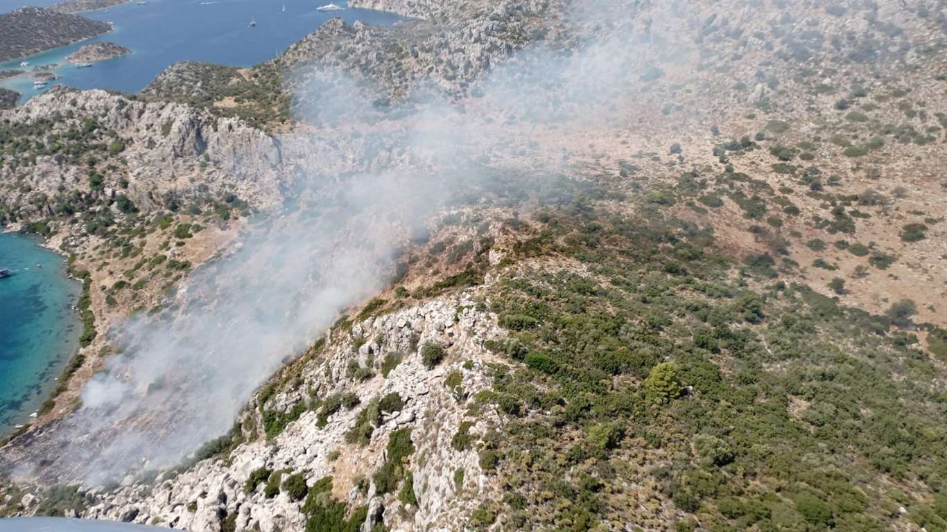 Marmaris'teki orman yangını ile ilgili 1 gözaltı haberi