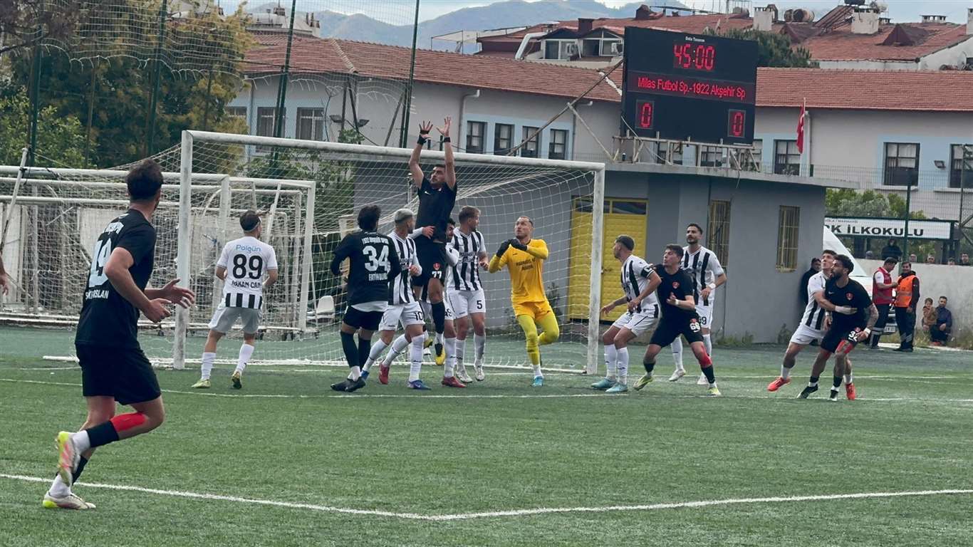 Marmarisspor kendi sahasında mağlup: 1-3 haberi