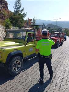 Marmaris'te trafik denetimleri aralıksız sürüyor haberi