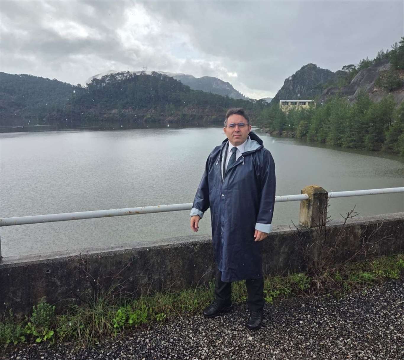 Seydikemer'de Eşen Çayı taştı, 25 ev tahliye edildi haberi