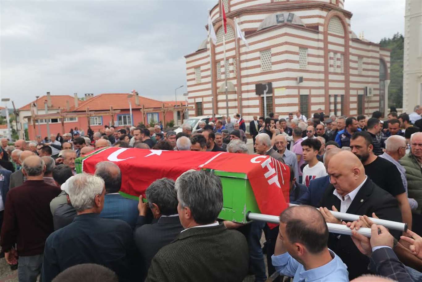 Mehmet Gülhan toprağa verildi haberi