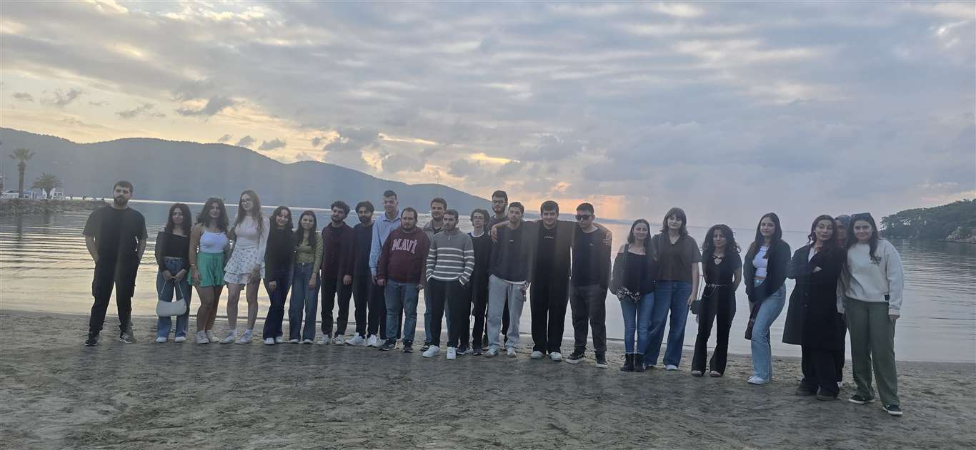  Menteşe'nin gönüllü gençlerinden örnek çevre hareketi haberi