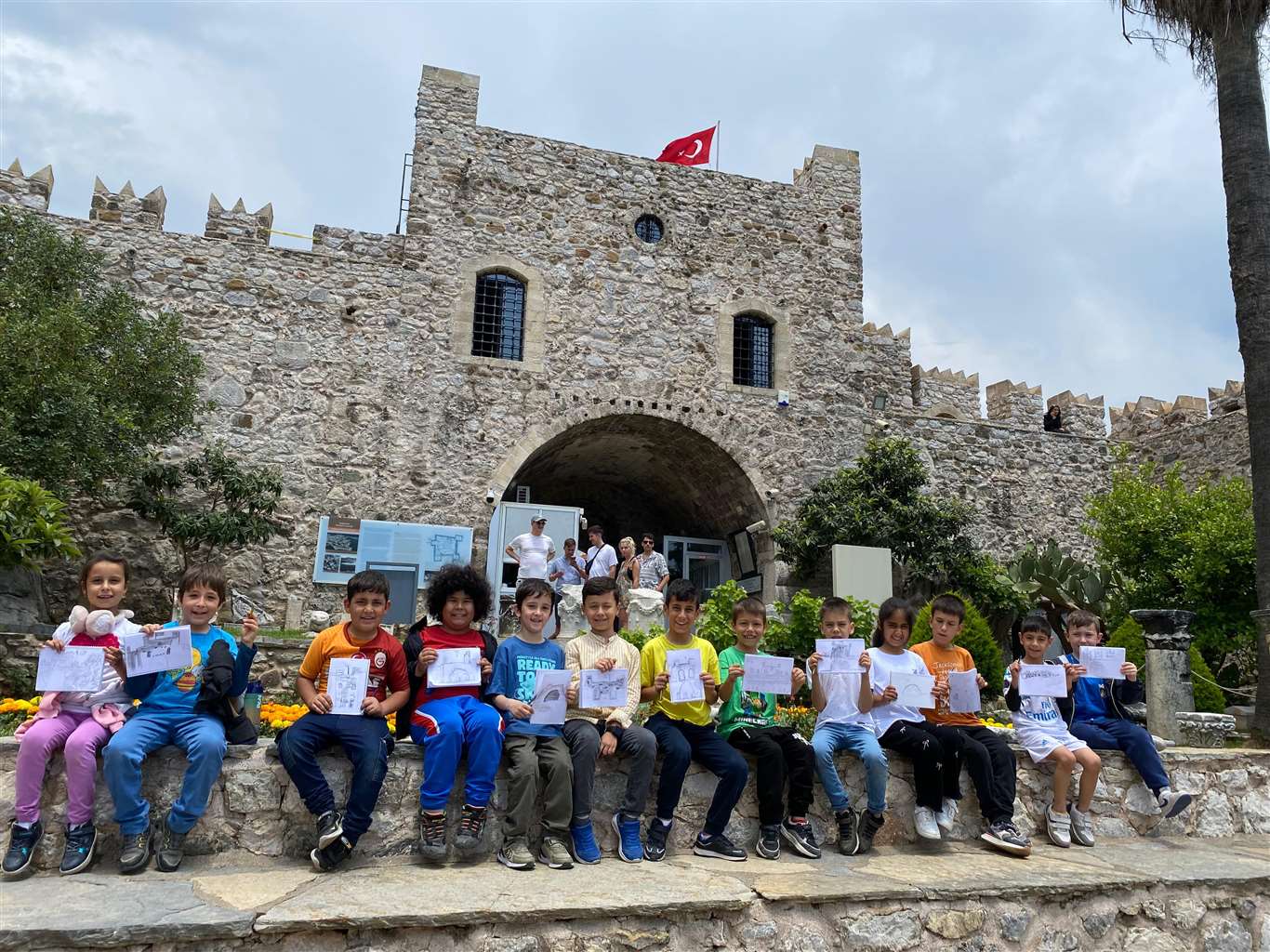 Menteşeli çocuklar tarihi resmetti haberi