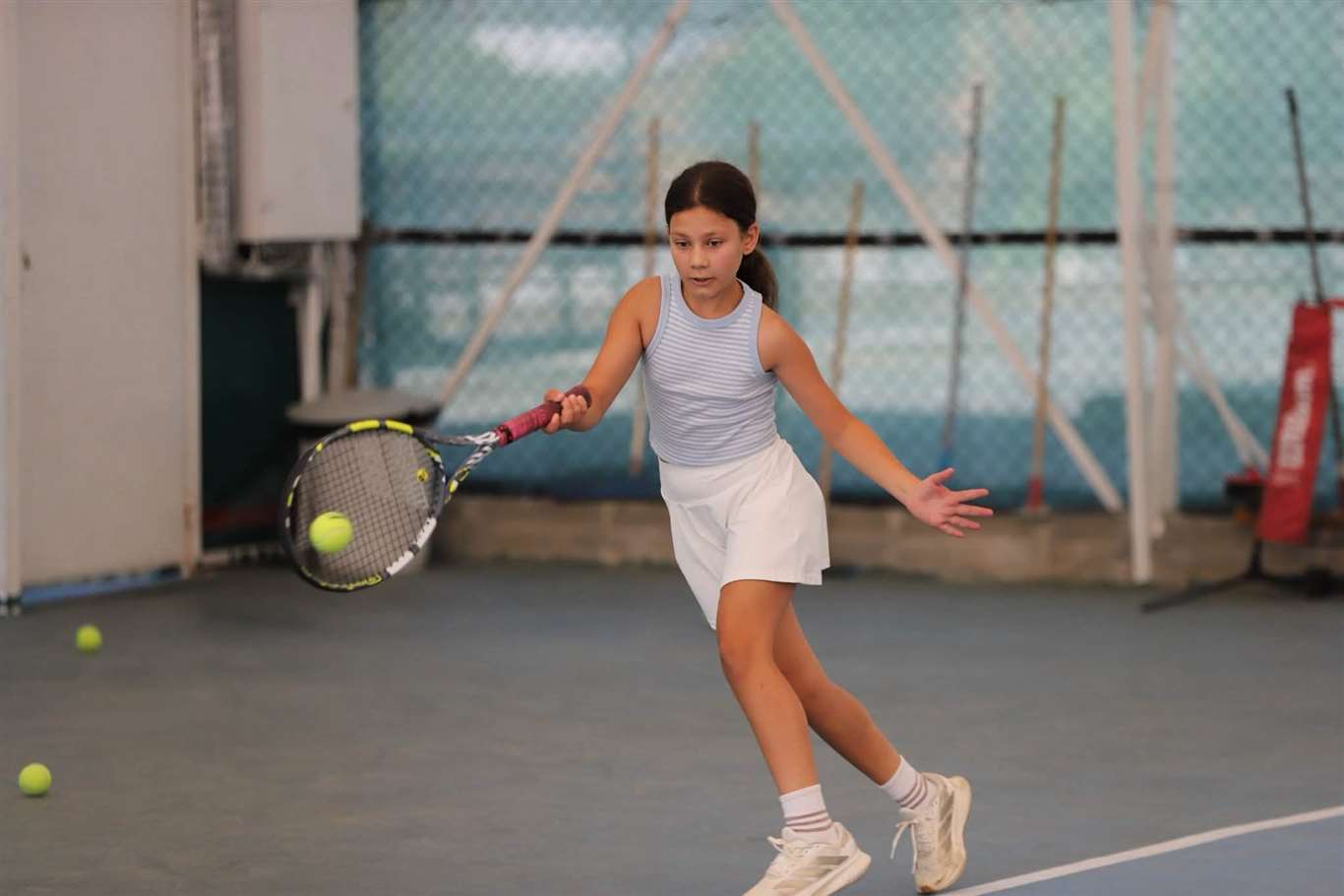 Menteşe’de çocuklar ücretsiz tenis kurslarıyla kortlara çıktı haberi
