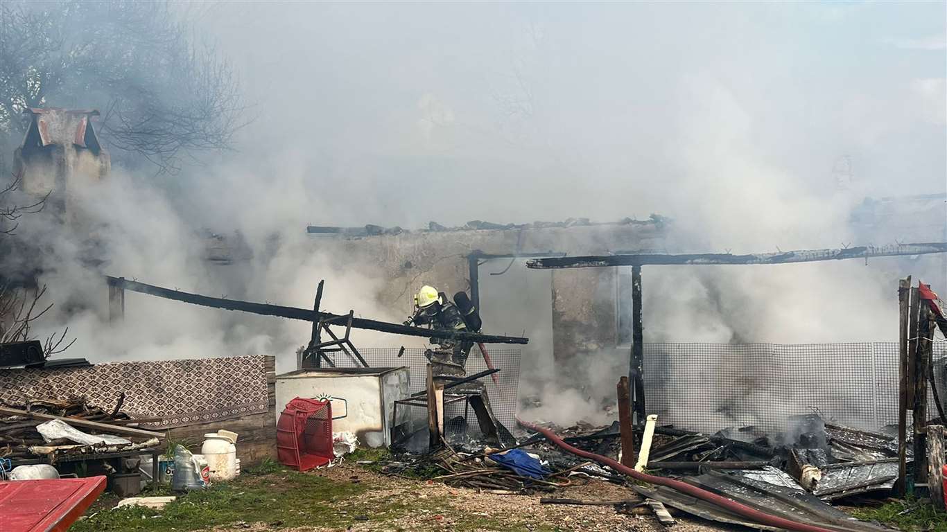 Menteşe'de tek katlı evde çıkan yangın söndürüldü haberi
