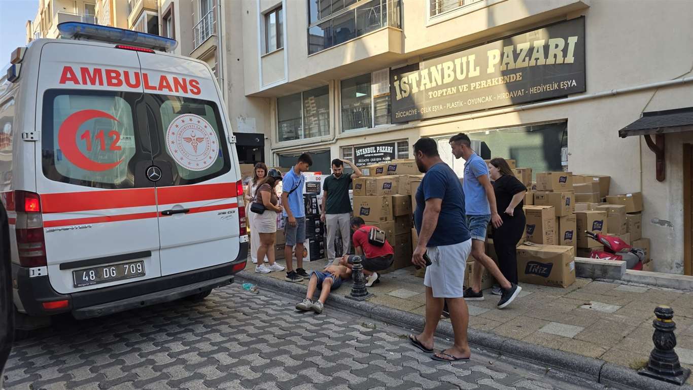 Milas'ta Motosiklet Yayaya Çarptı: Kaza Sonrası Kavga Çıktı haberi