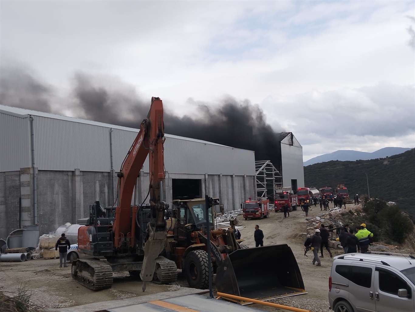 Milas OSB'de inşaat halindeki fabrikada yangın haberi