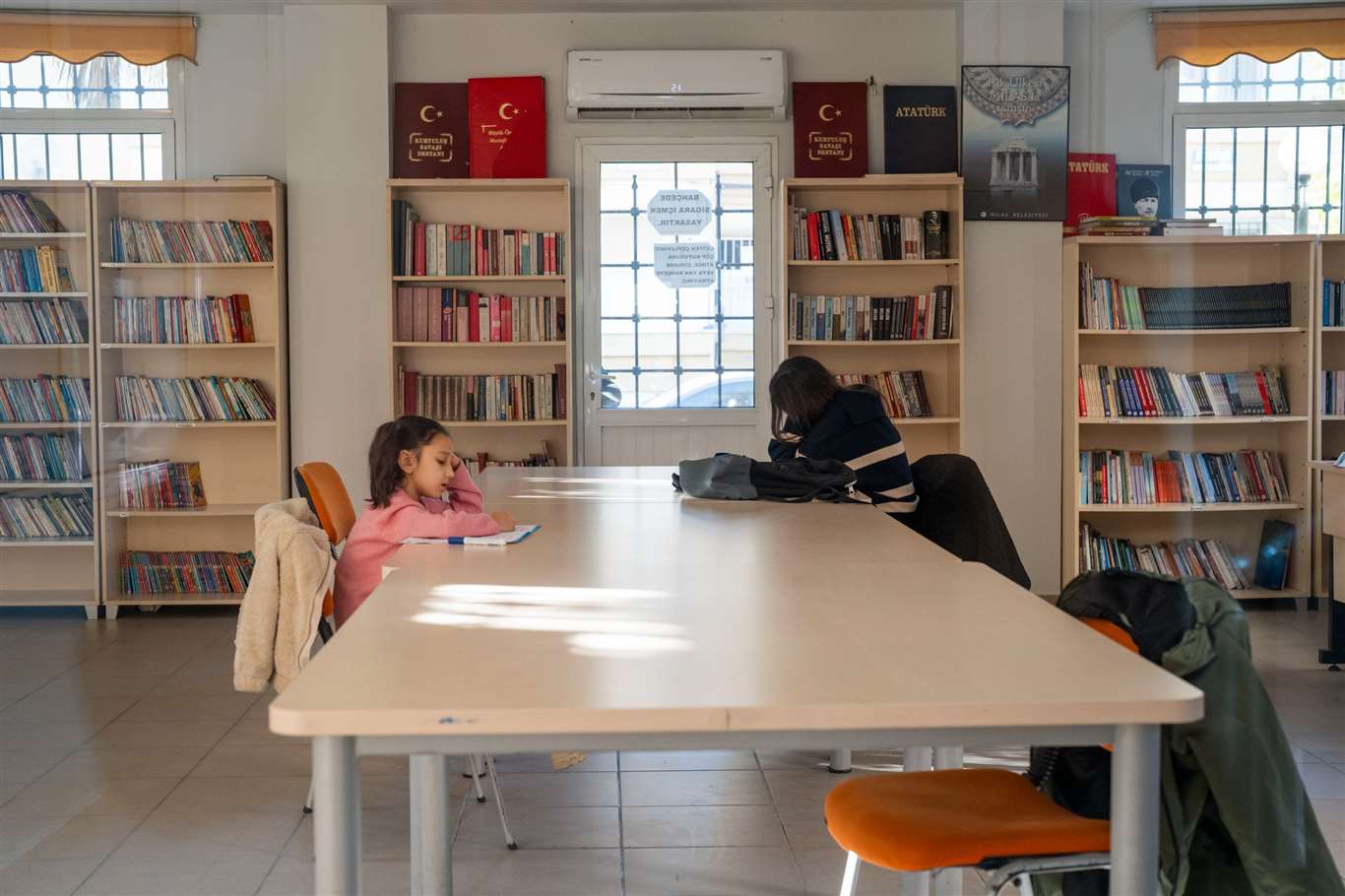  Minik eller kitapla büyüyor: Milas Çocuk Kütüphanesi haberi