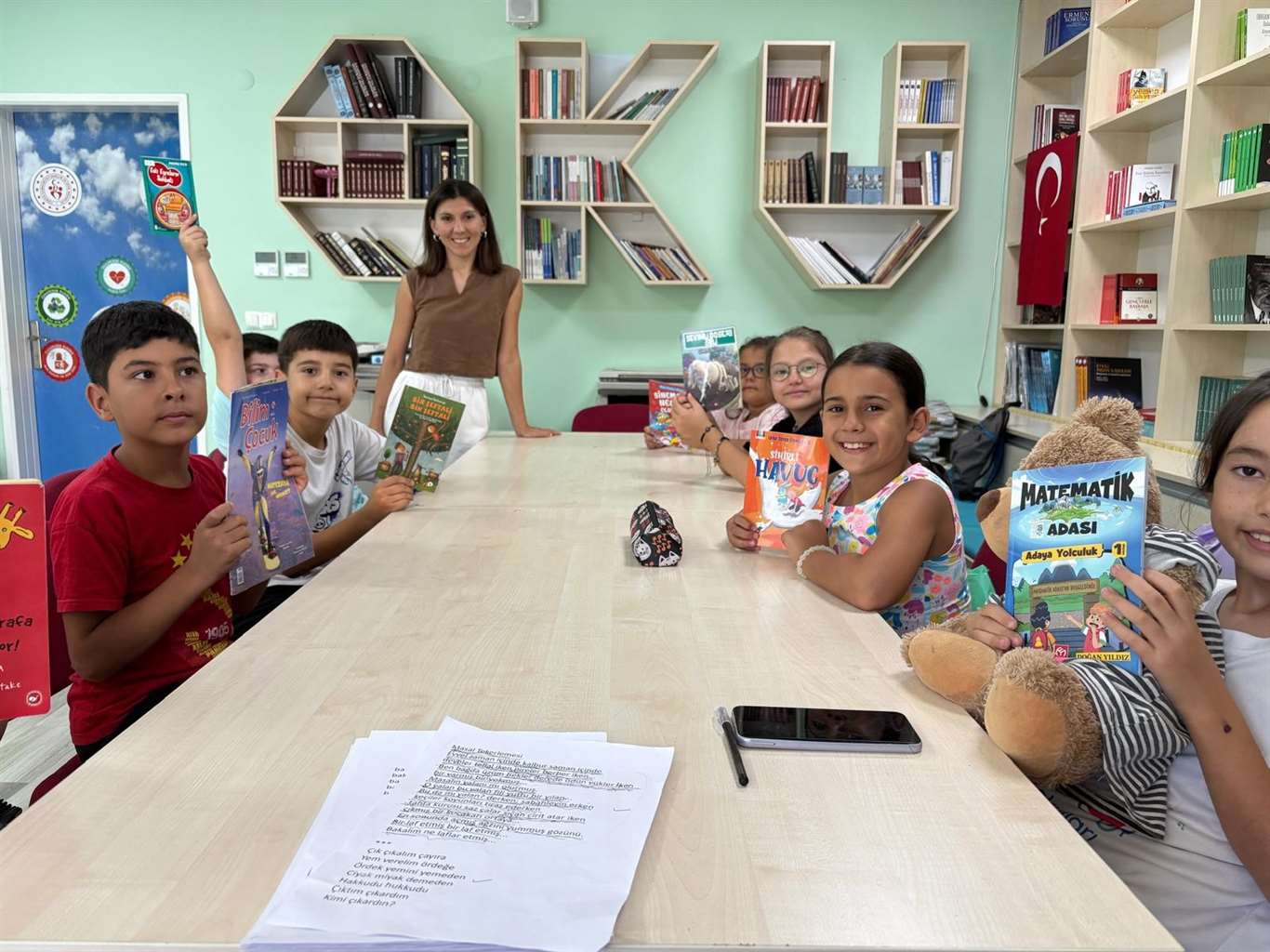 Minik kalemler hikâyeleriyle buluştu: Muğla'da çocuklara özgün yazarlık atölyesi haberi