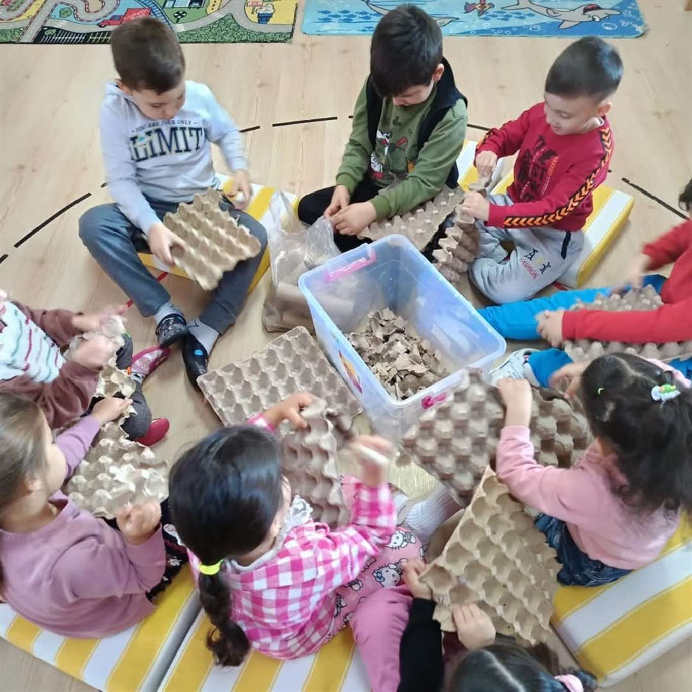 Köyceğizli minikler tohum topları hazırlıyor haberi