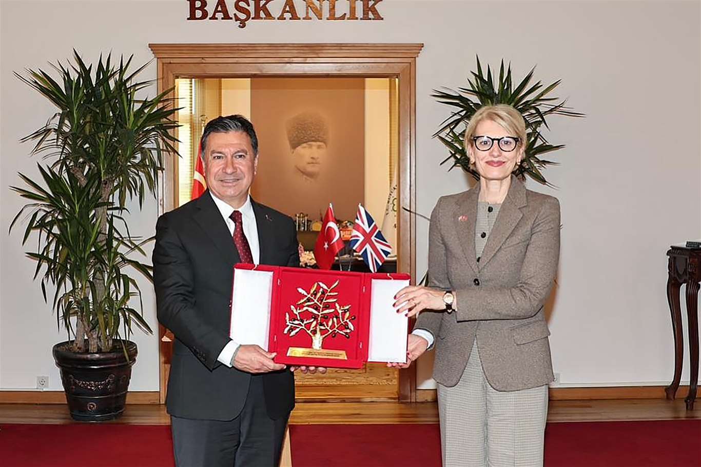 Başkan Aras, İngiltere Büyükelçisi Morris'i ağırladı haberi