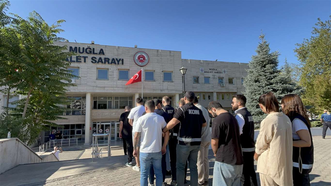 Motosiklet dolandırıcılığında gözaltına alınanlar adliyeye sevk edildi haberi