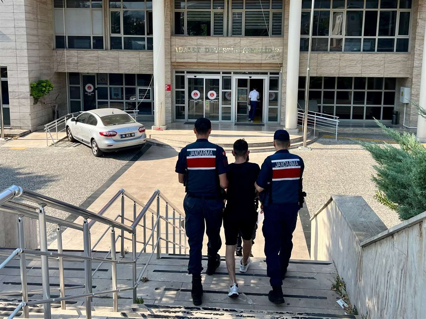 14 yıl hapis cezası ile aranan şahıs, Muğla merkezde yakalandı haberi
