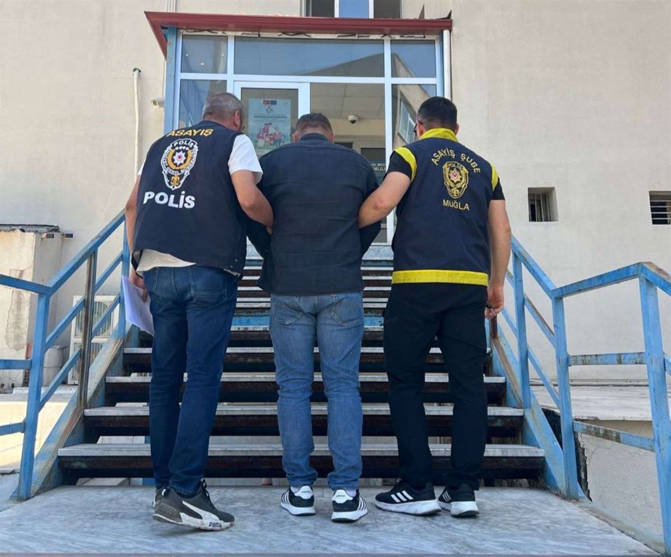 Muğla'da 10 günde 127 aranan şahıs yakalandı haberi