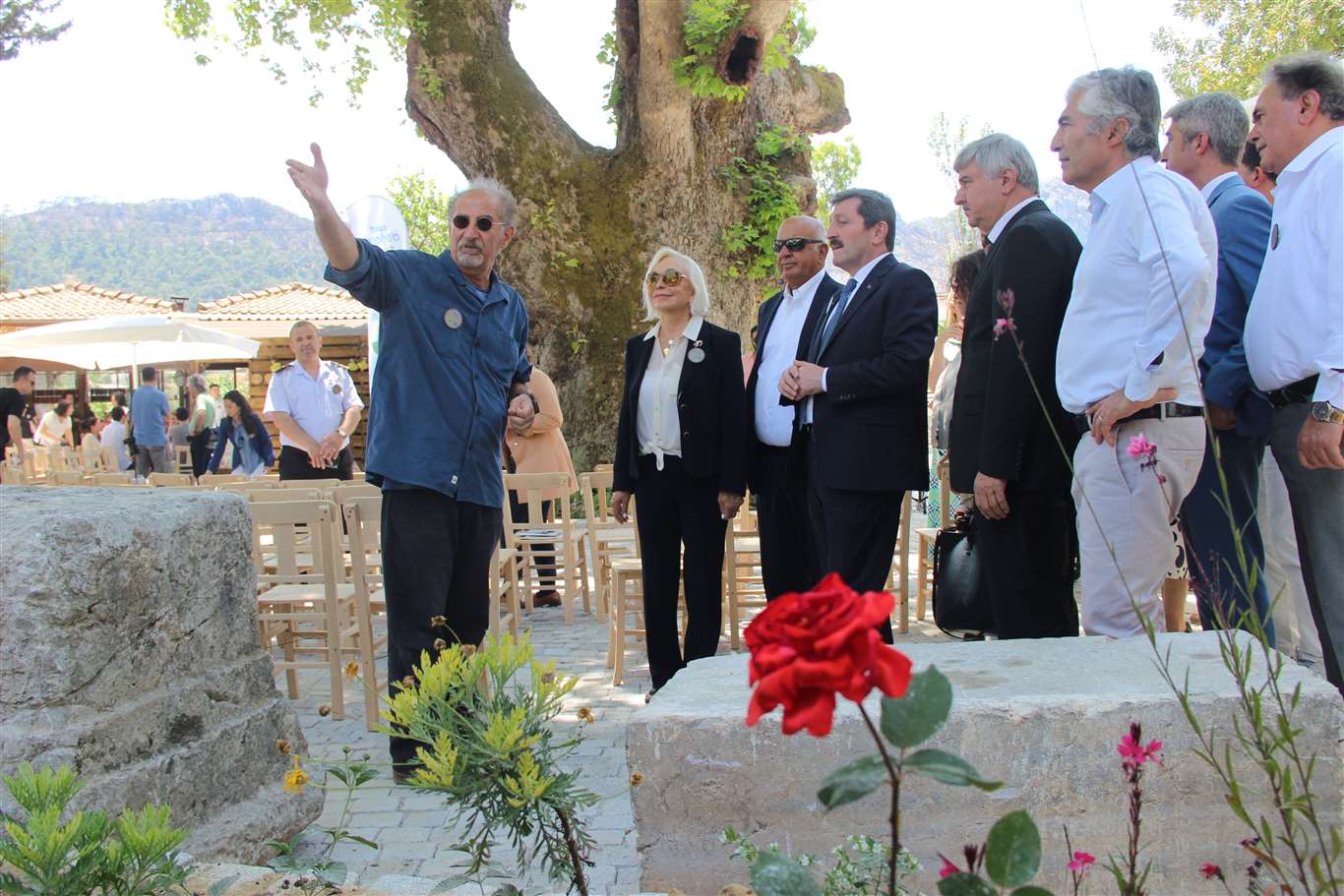          Opet, orman yangınlarından zarar gören köyleri yeniden inşa ediyor haberi