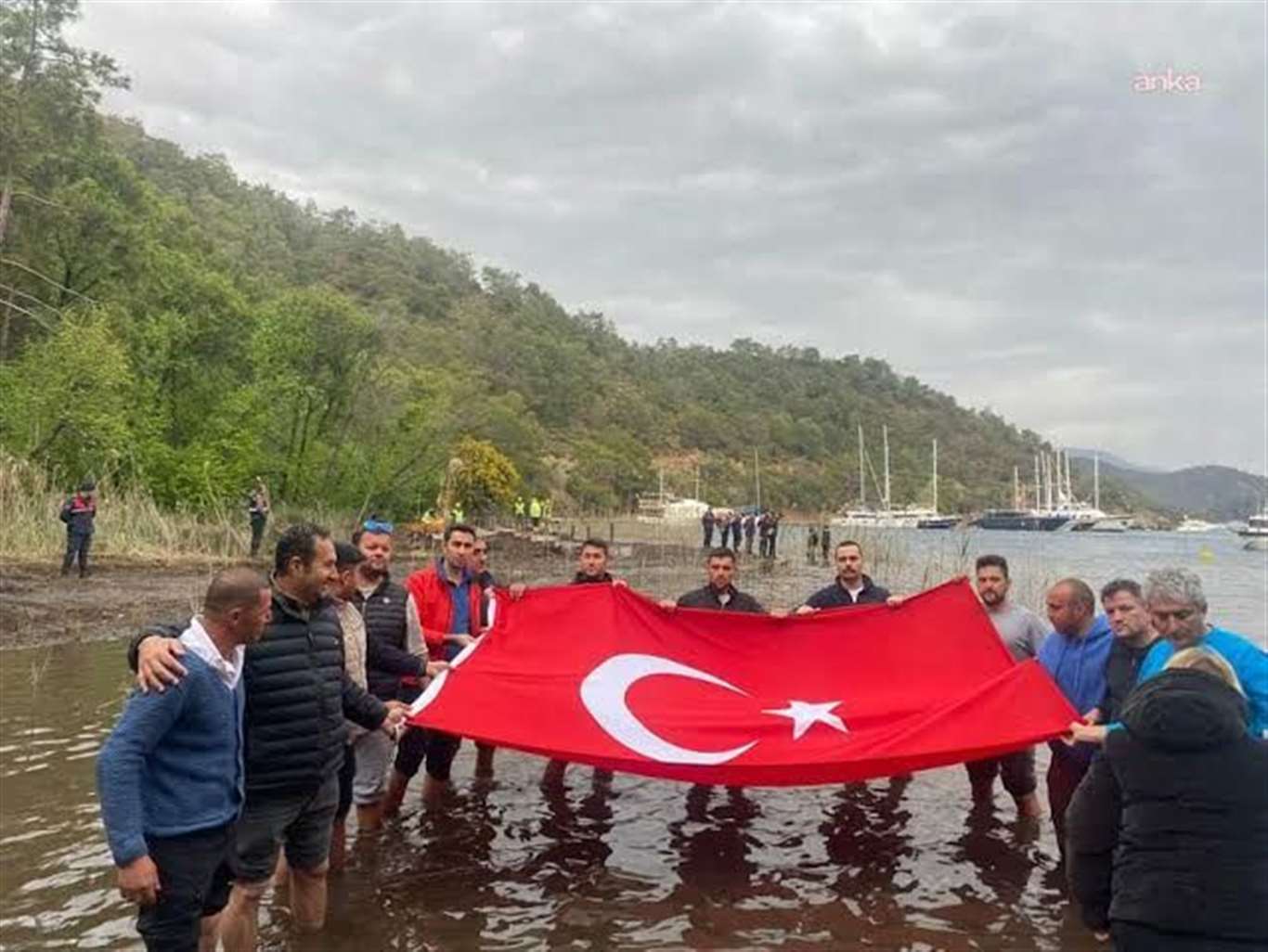 Osmanağa Koyu'nda tartışmalı çalışmalar yeniden başladı haberi