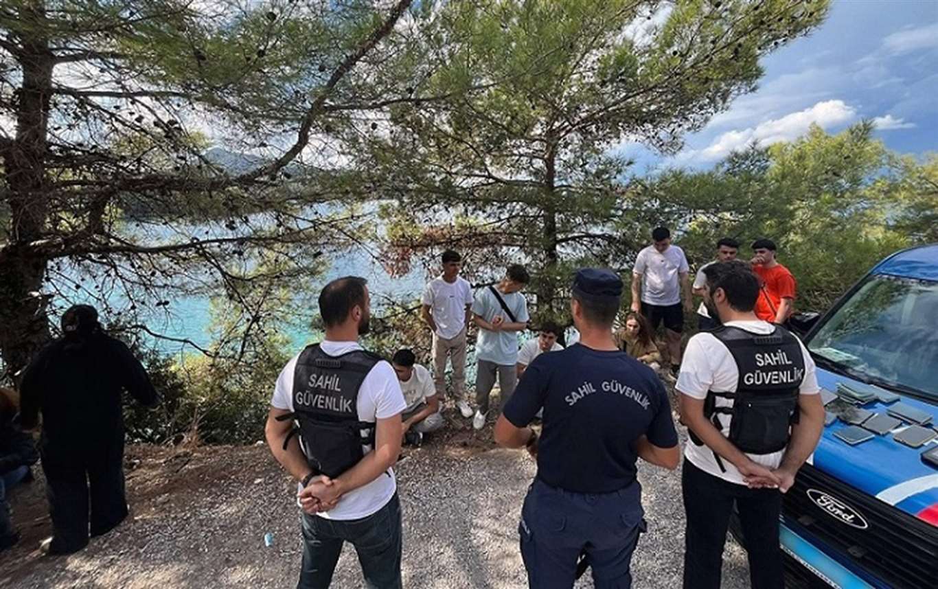 Özgök koyunda 18 düzensiz göçmen yakalandı haberi