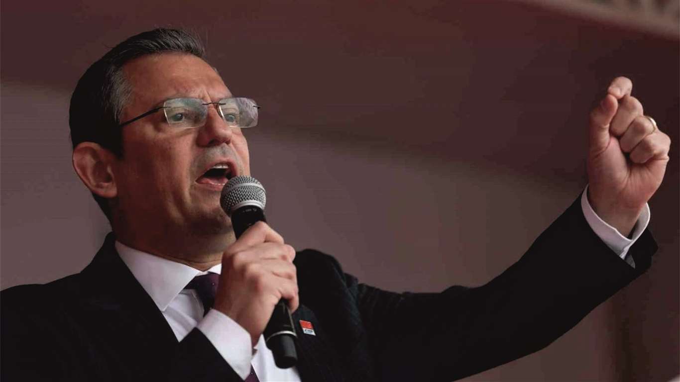 Özgür Özel: 