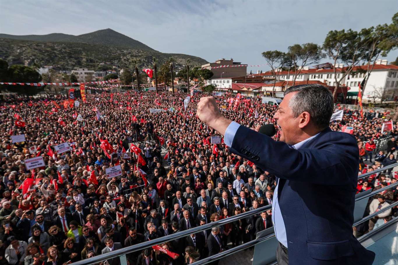 Özel'den AYM'ye Akbelen çağrısı: 'Bu günahkar Erdoğan'a dur deyin' haberi