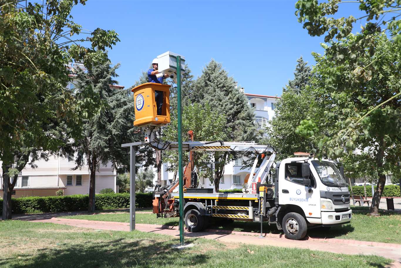    Belediyeden parklara güvenlik kamerası: 