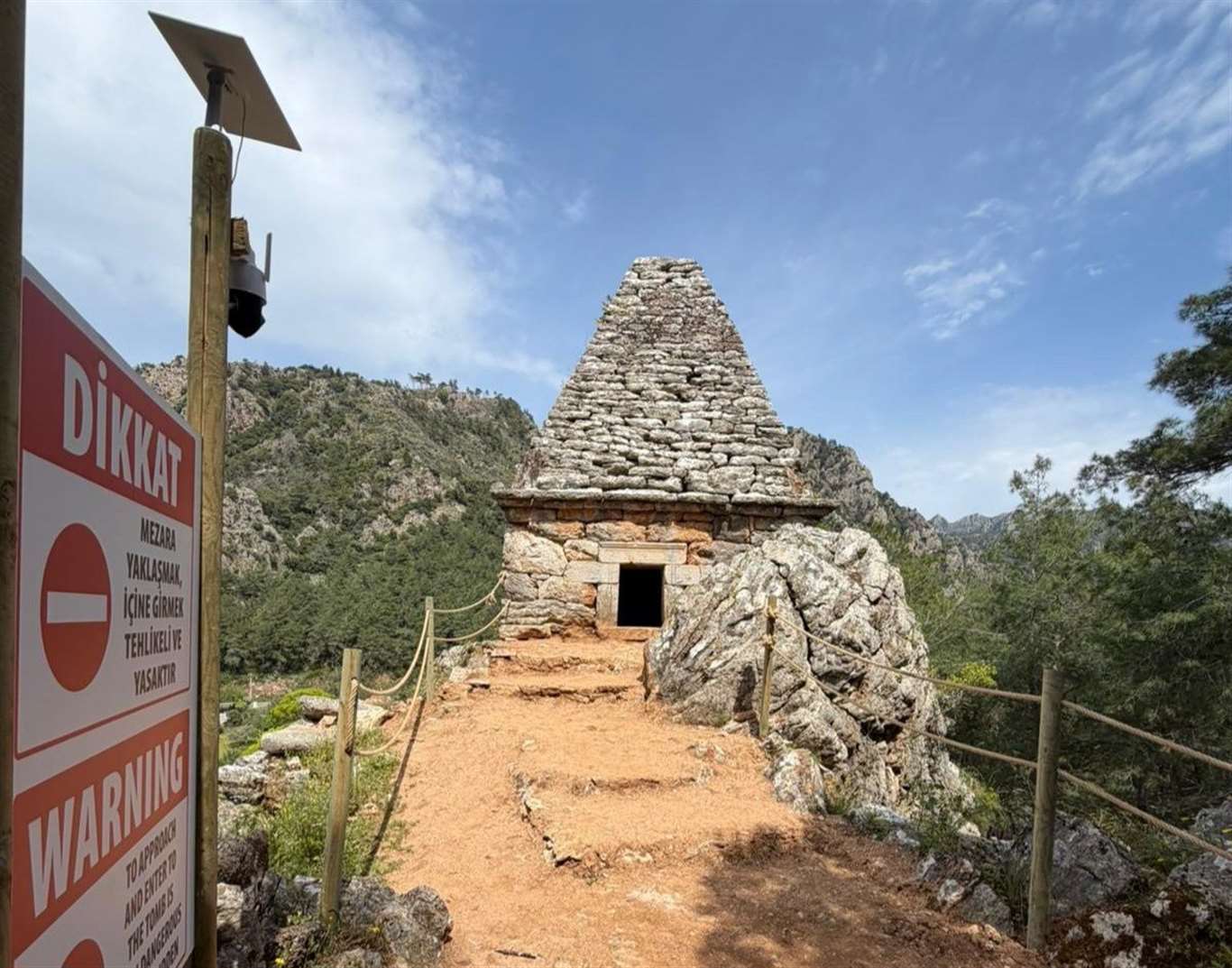 Türkiye'nin tek piramit mezarı Marmaris'te turizme kazandırıldı haberi