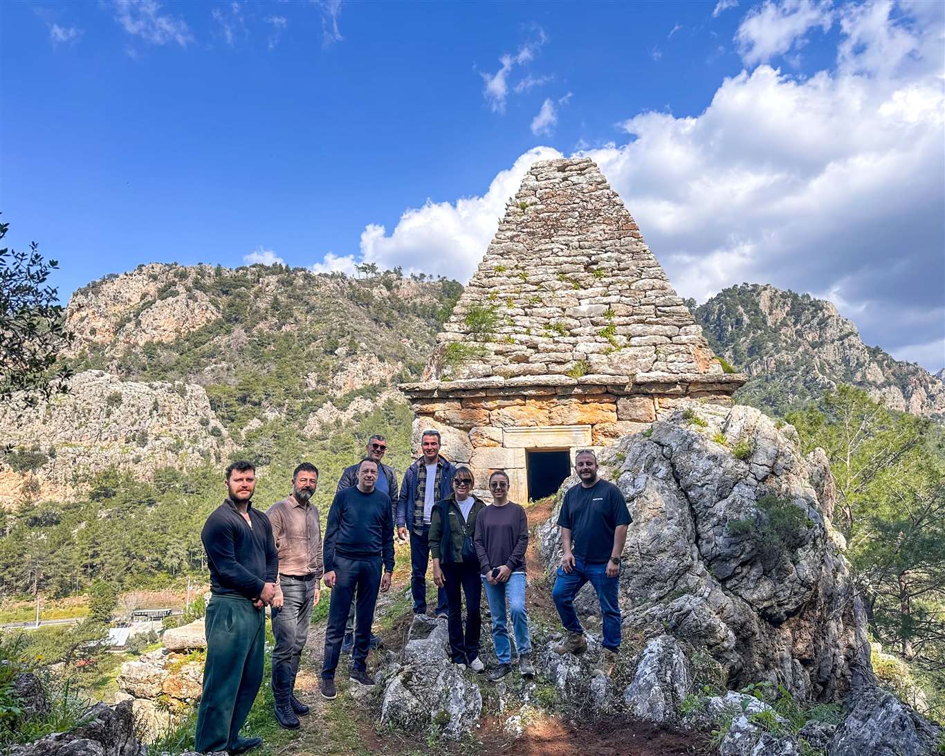 Piramit mezar için koruma ve çevre düzenleme çalışmaları başladı haberi