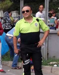 Polis memuru kalbine yenik düştü haberi