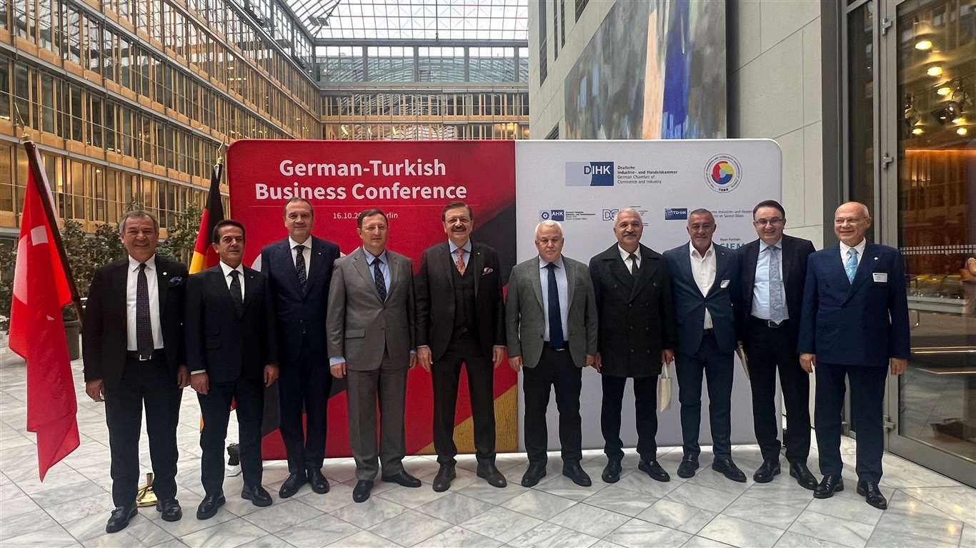    Reşit Özer, Berlin'de Türk-Alman Ekonomi Konferansı'na katıldı haberi