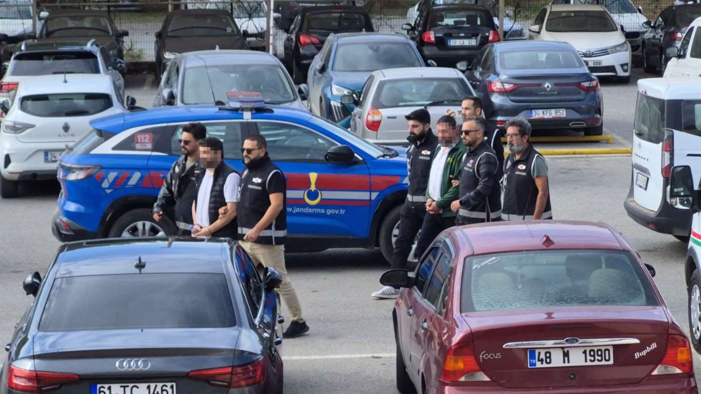 Müteahhitten rüşvet talep etmekle suçlanıyor: Meclis üyesi gözaltında haberi