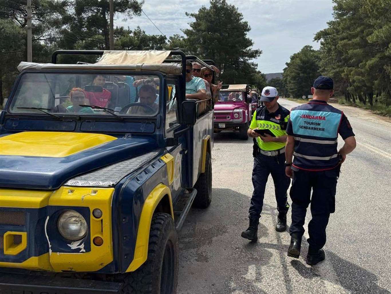 Safari turlarına sıkı denetim: 3 araç trafikten men edildi haberi