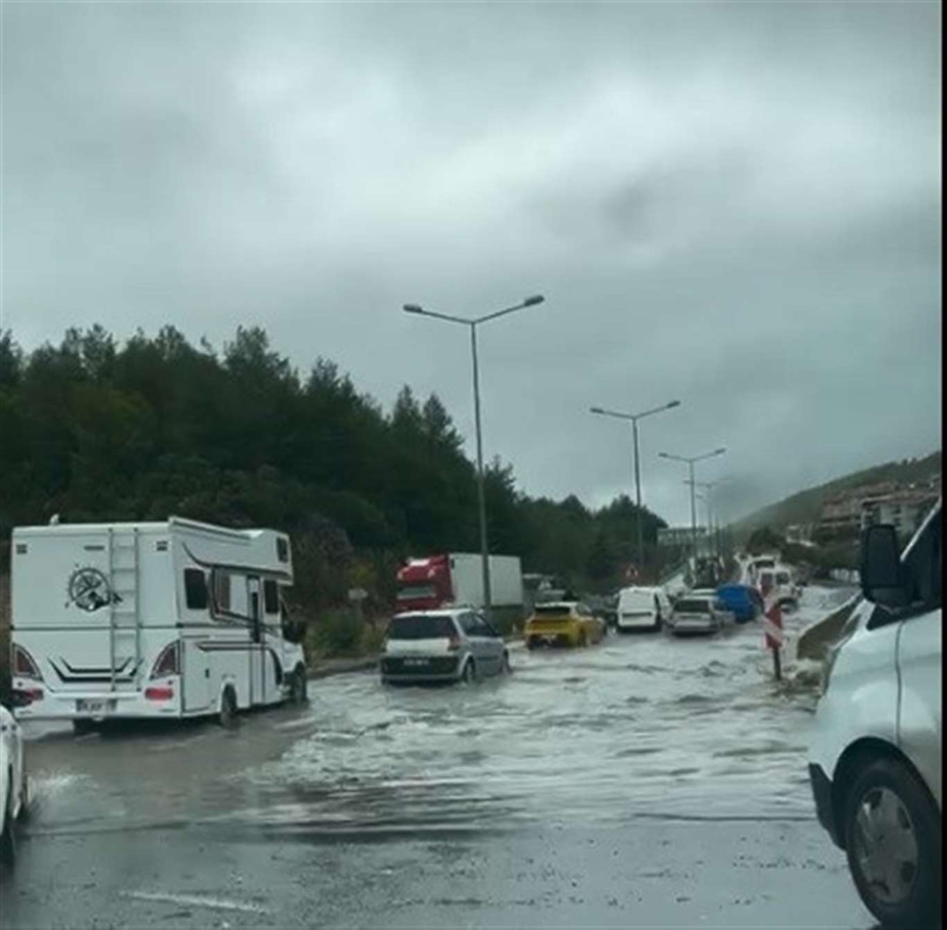 Menteşe'de sağanak yağış hayatı olumsuz etkiledi haberi