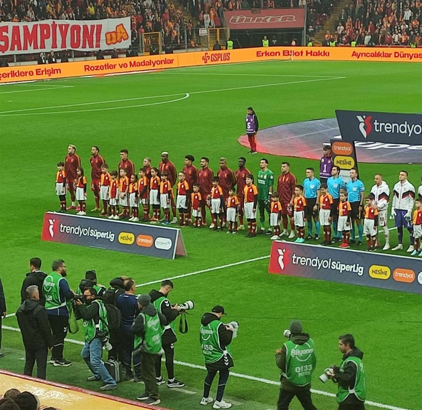    Milaslı şehidin çocukları, Galatasaray'ın onur konuğu oldu haberi