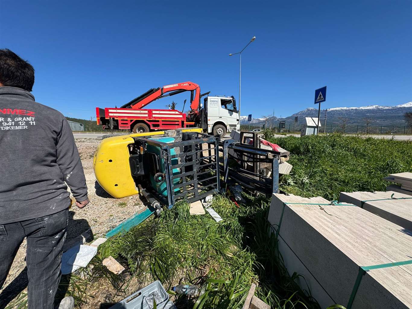    Seydikemer'de forklift kazası: 1 ağır yaralı haberi