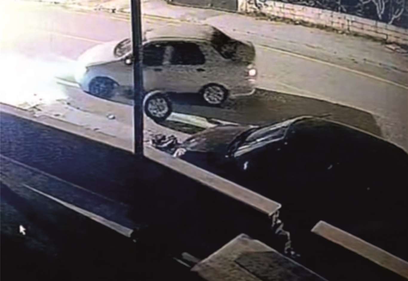 Seyir halindeki aracın tekerleği yerinden çıktı haberi